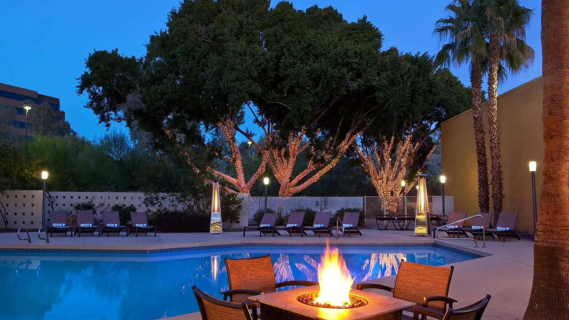 Four Points By Sheraton Phoenix North contacts